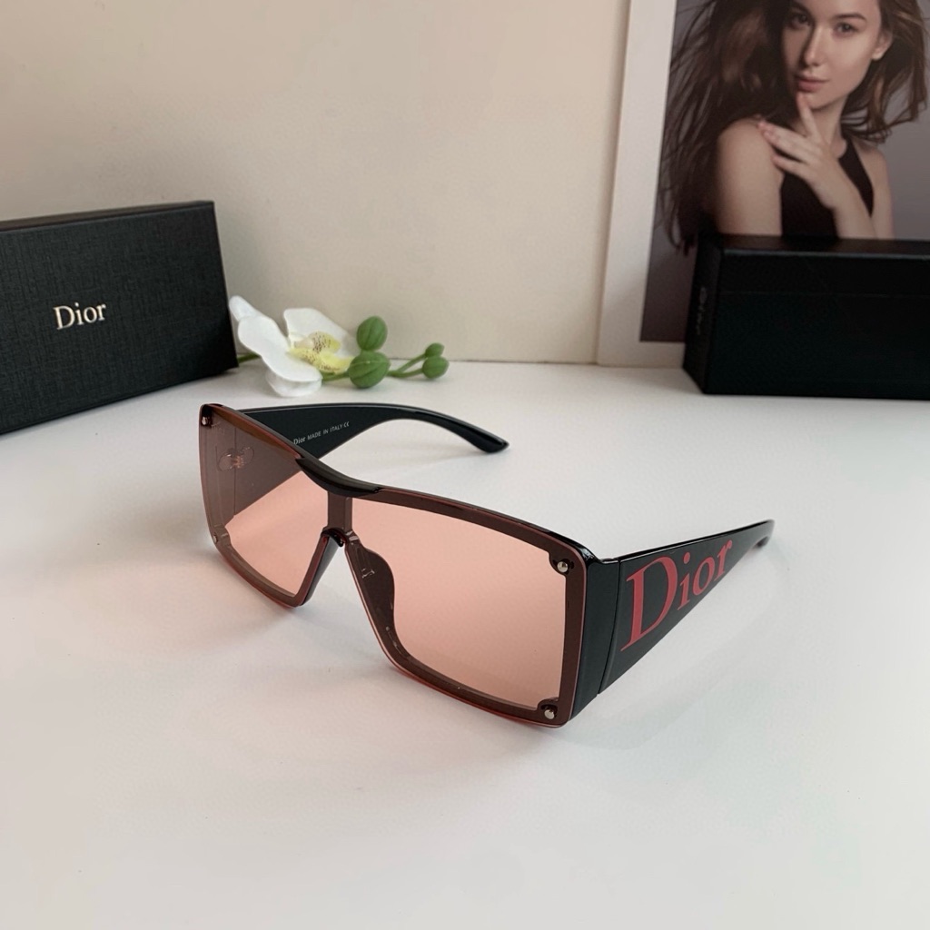 Dior's New Stylish Integrated Sunglasses.